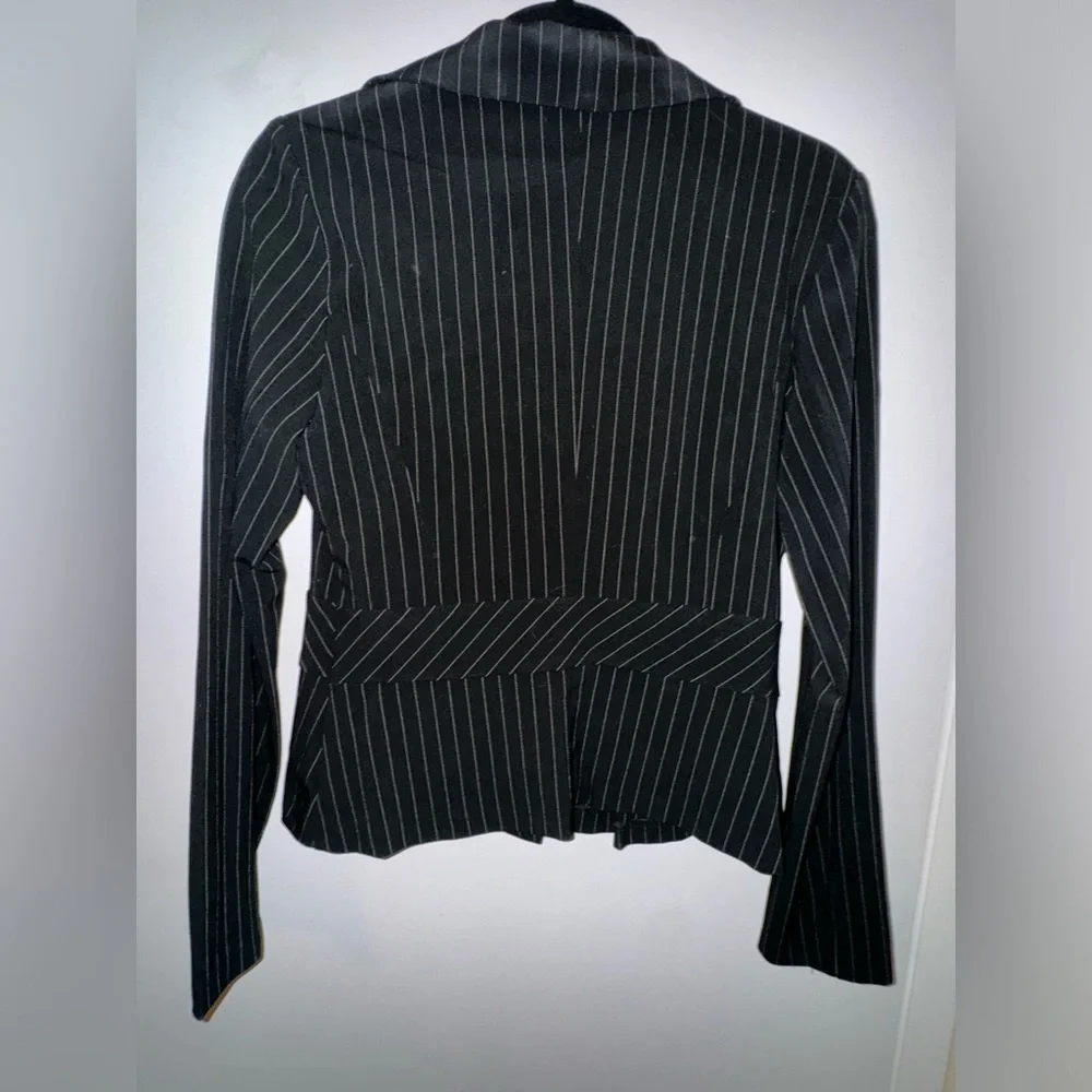 necessary objects - Picture 2 of 5